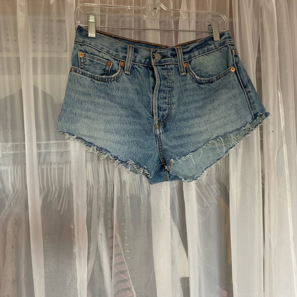 SOLD ••• high waisted Levi’s!!